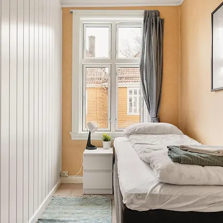 Spacious! 2024 Renovated! 4 Bedrooms! Bergen