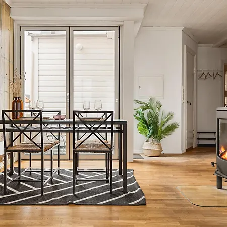 Spacious! 2024 Renovated! 4 Bedrooms! Bergen