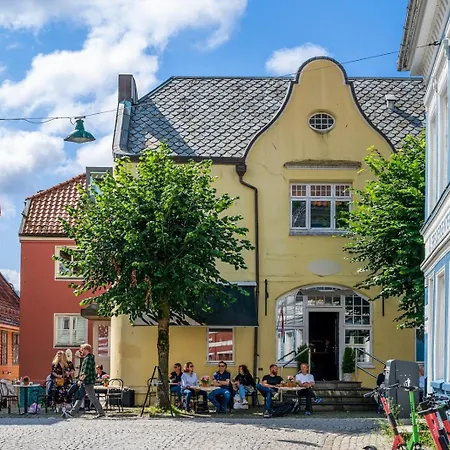 Appartement Spacious! 2024 Renovated! 4 Bedrooms!