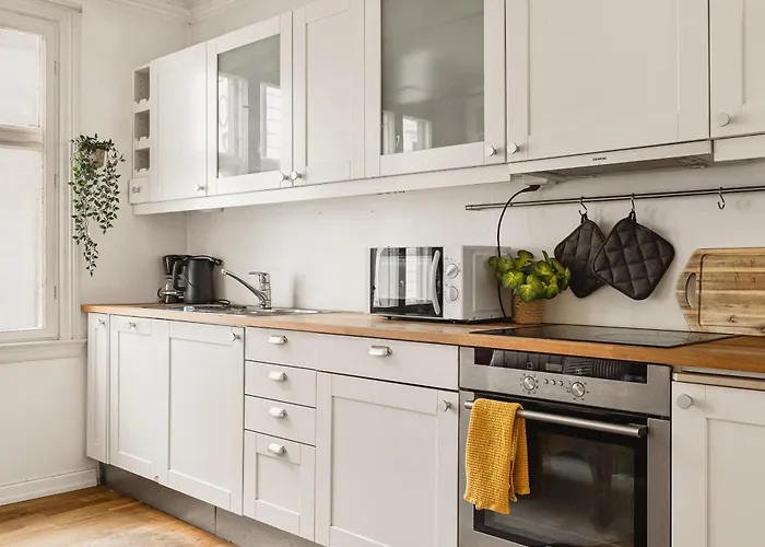 Διαμέρισμα Spacious! 2024 Renovated! 4 Bedrooms! *