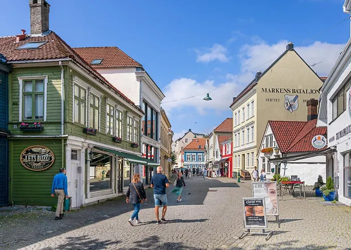 Apartament Spacious! 2024 Renovated! 4 Bedrooms!