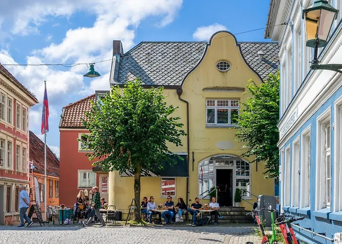 아파트 Spacious! 2024 Renovated! 4 Bedrooms!