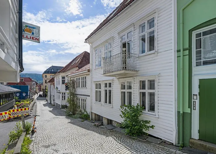 Spacious! 2024 Renovated! 4 Bedrooms! Διαμέρισμα Μπέργκεν