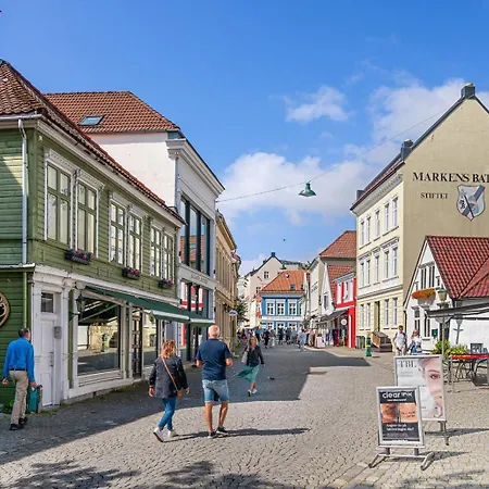 Apartmán Spacious! 2024 Renovated! 4 Bedrooms!